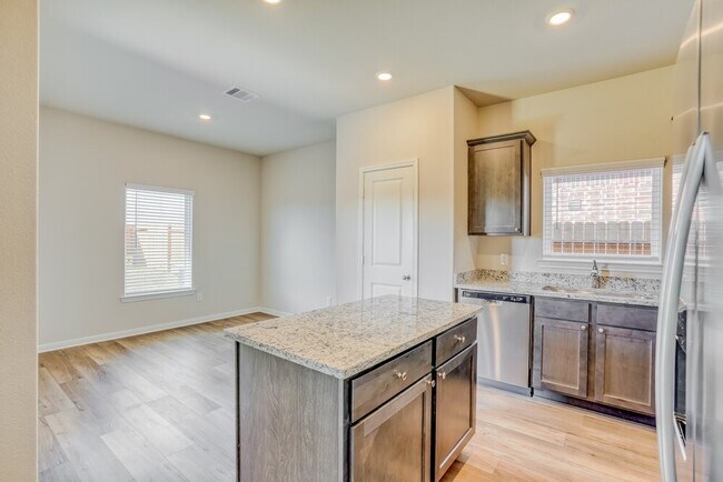 Building Photo - 456 Beechwood Hacienda Dr