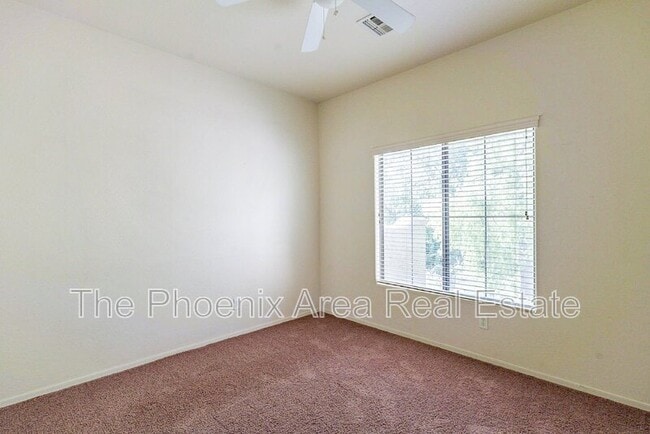 Building Photo - 2600 E Springfield Pl