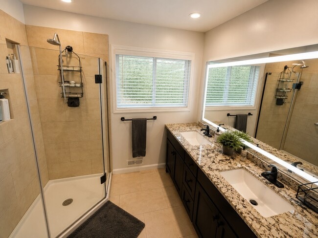 Building Photo - 820 Blue Bell Ct