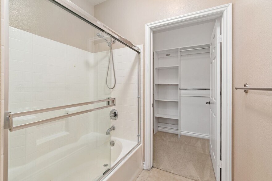 Building Photo - 4155 Executive Dr