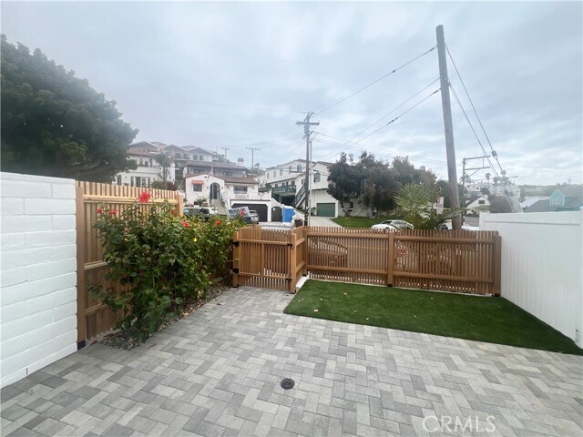Building Photo - 134 Avenida Florencia