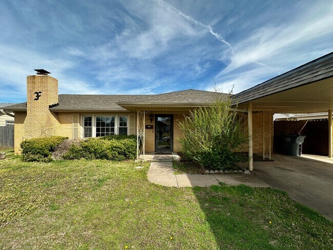 Building Photo - 3 Bedroom