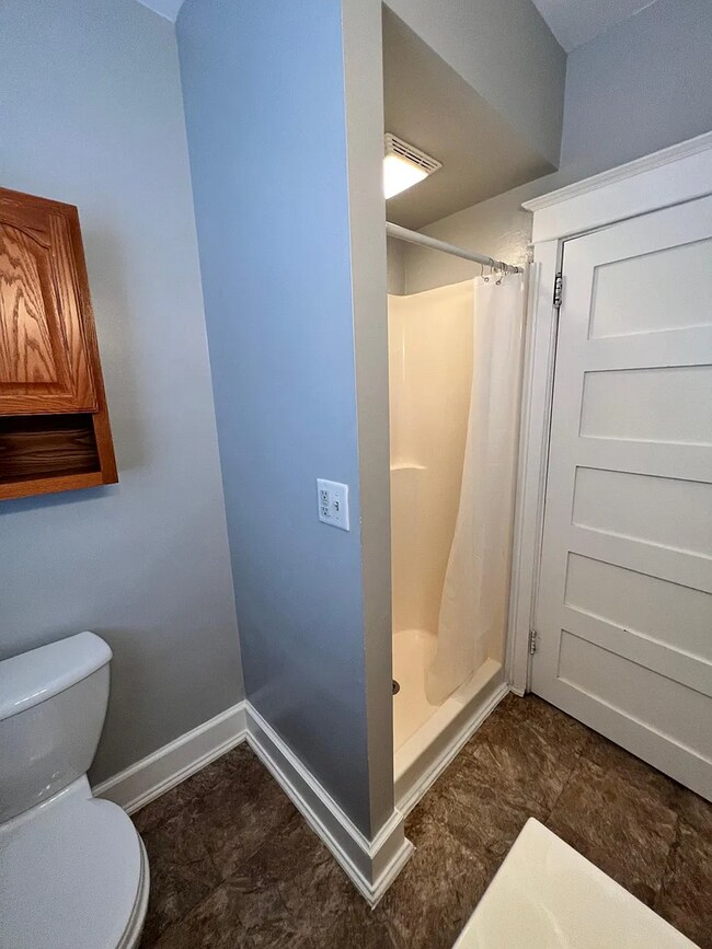 Building Photo - 4813 W 5th St