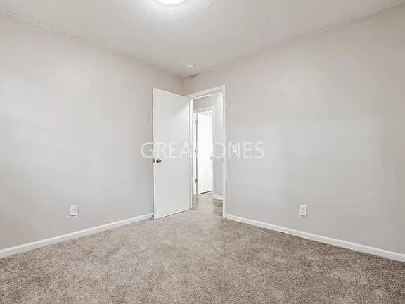 Building Photo - 912 Old Oak Dr