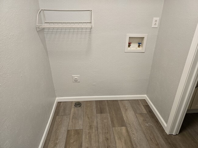 Building Photo - 5844 Acres Rd