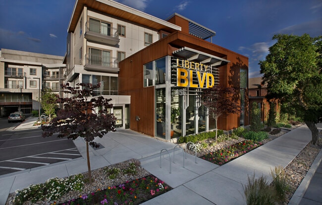 Building Photo - Liberty Blvd Apartments