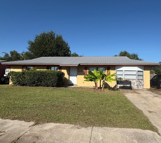 Primary Photo - 212 Redbud Ln