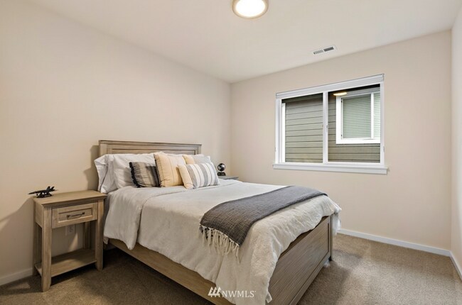 Building Photo - Designer 4-Bedroom Home with Covered Outdoor Living in Lake Stevens