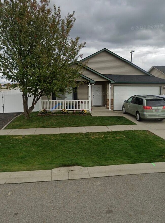 Primary Photo - SINGLE FAMILY HOME IN HORSEHAVEN PLACE