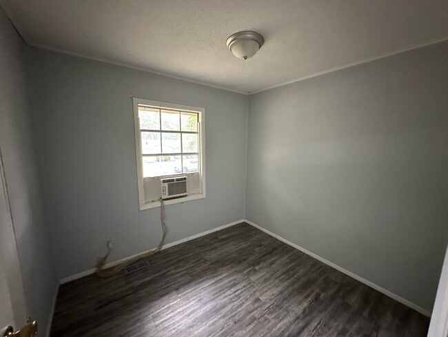 Building Photo - 920 Timberline Dr