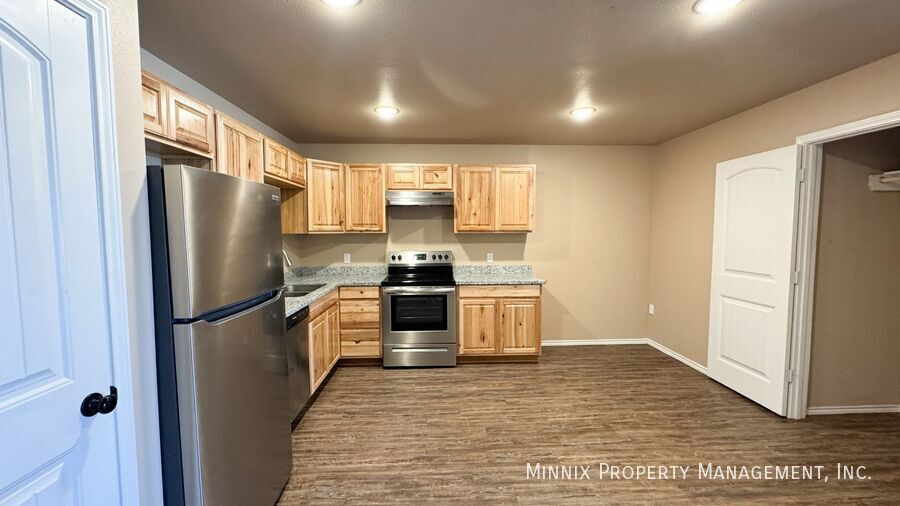 Building Photo - 2413 N Ave O