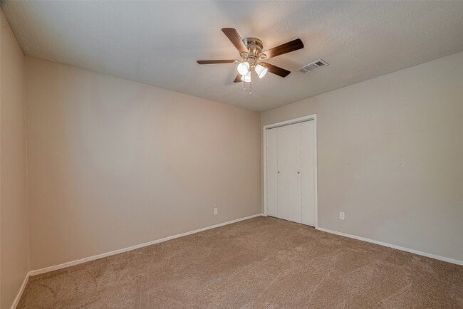 Building Photo - 505 Stoneledge Dr