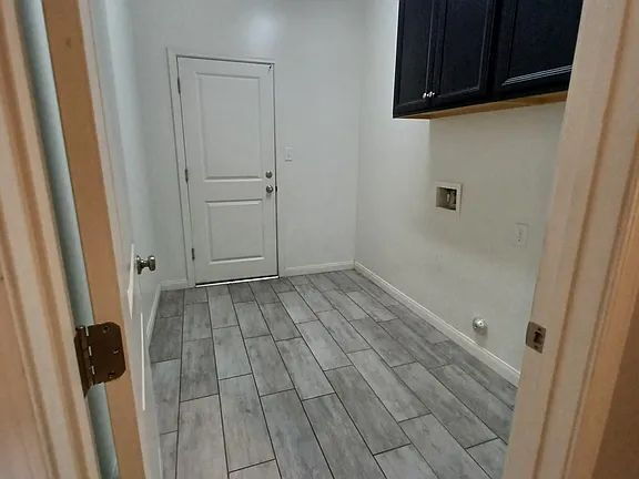 Building Photo - "Charming 3-Bed Oasis with 2 Baths & 1749 Sq Ft of Comfort in Bakersfield!"