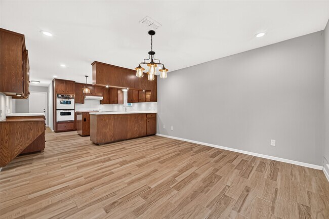 Building Photo - 2103 Winged Foot Dr