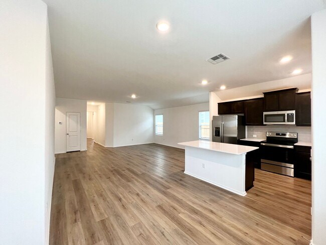 Building Photo - Jarrell Home For Lease