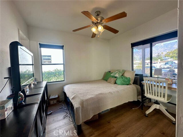 Building Photo - 206 W Mountain View Ave