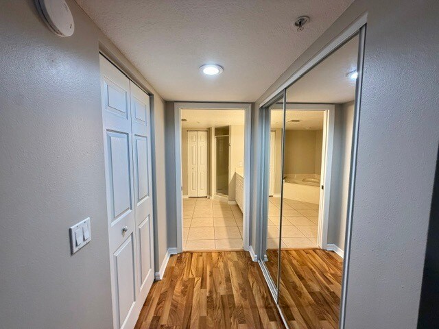 Building Photo - 7028 Sevilla Ct