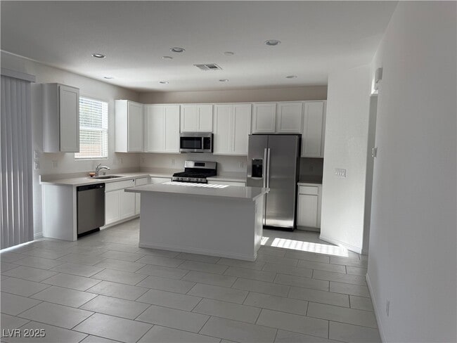 Building Photo - 10233 S Ullom Dr