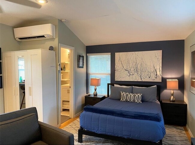 Building Photo - 4019 Ascot Ln