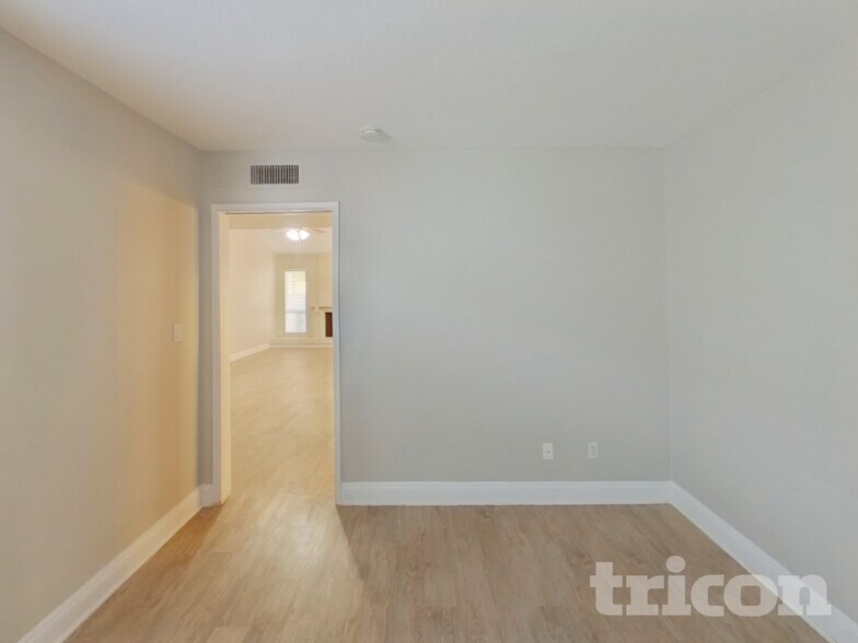 Building Photo - 1500 N Markdale