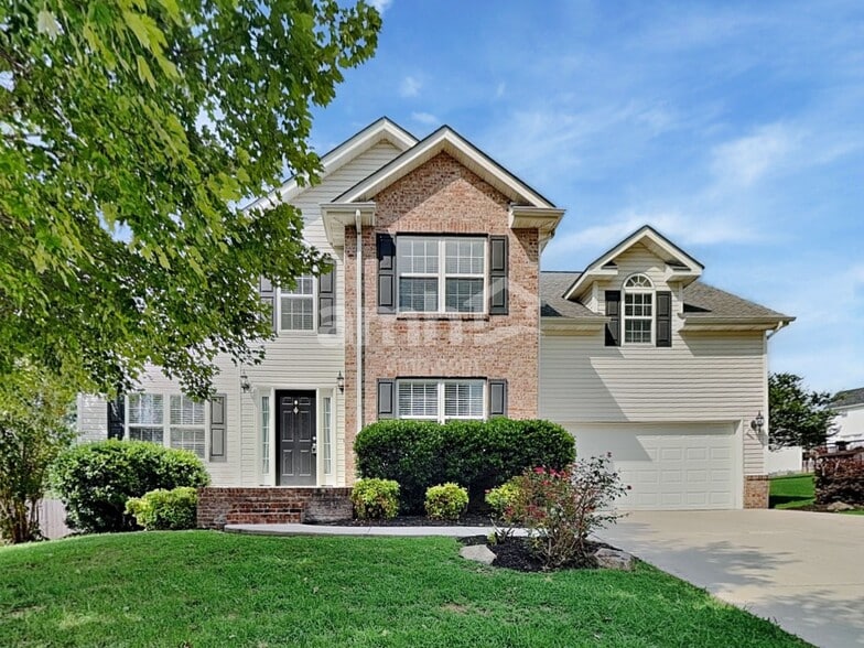 Primary Photo - 4643 Aylesbury Dr