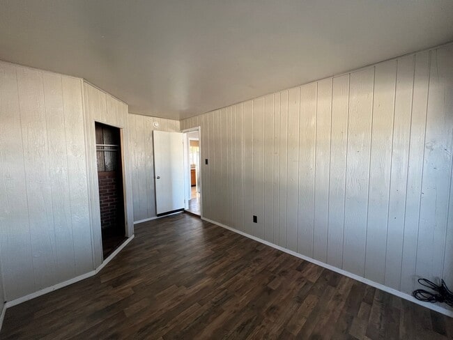Building Photo - 4 Bedroom Home Available Near Comanche Rd ...