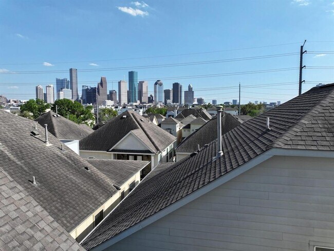 Building Photo - 2014 Sabine St