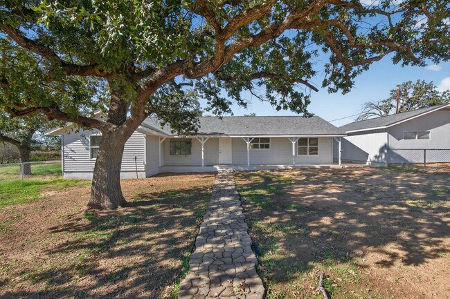 Building Photo - 670 Woodland Acres Dr