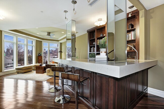 Building Photo - 3 Henley Pl