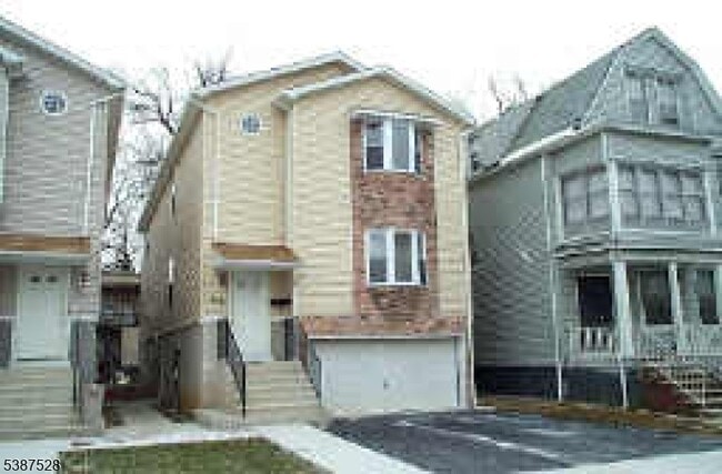 Primary Photo - 26 Cambridge St