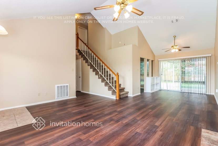 Building Photo - 3805 Waxwing Cir S