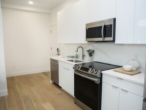 Building Photo - 38 Hichborn St