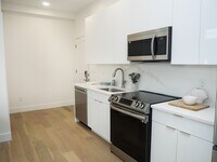 Building Photo - 38 Hichborn St