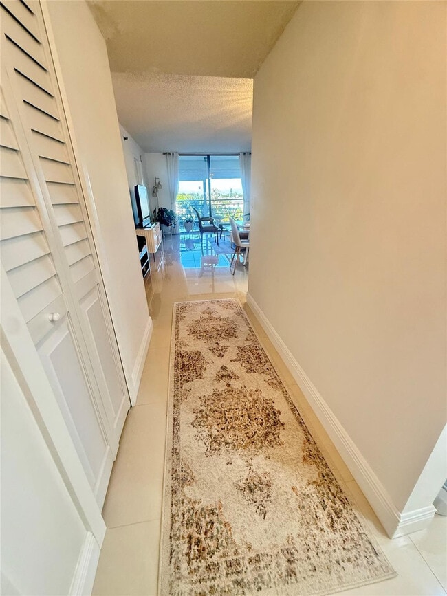 Building Photo - 4640 Lucerne Lakes Blvd W