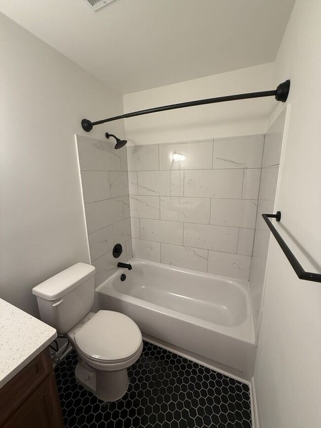 Building Photo - 708 Hawes Ct