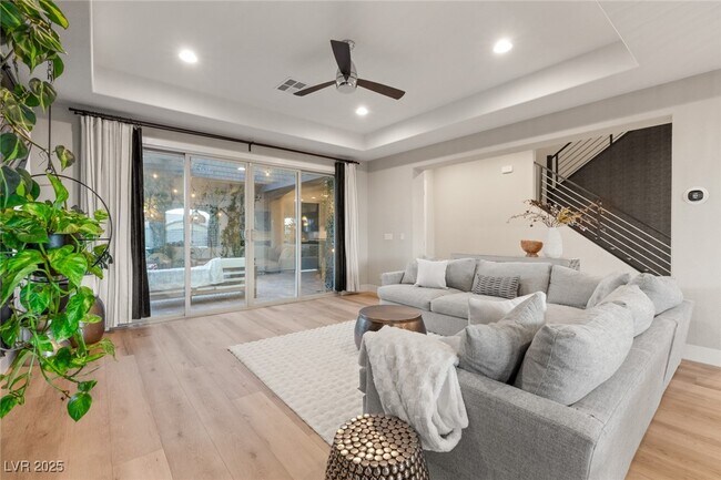 Building Photo - 258 Castellari Dr
