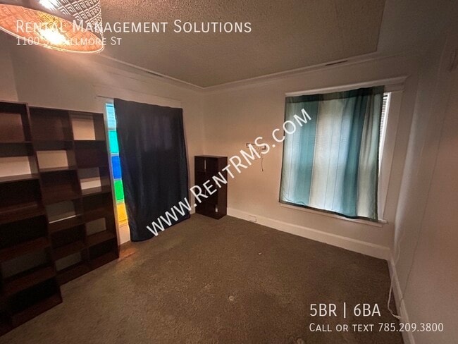 Building Photo - 1100 SW Fillmore St