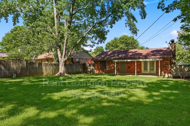 Building Photo - 3352 Featherston Dr