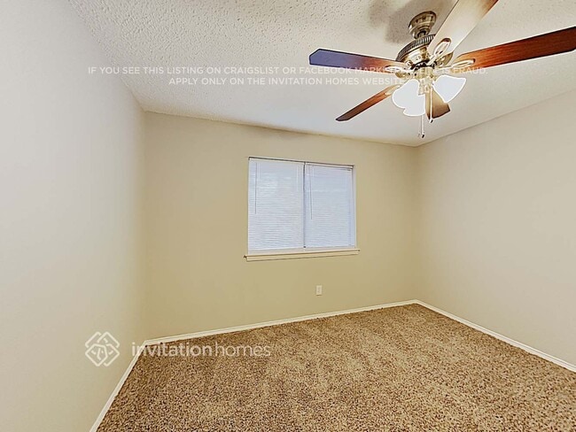 Building Photo - 661 Dandelion Dr