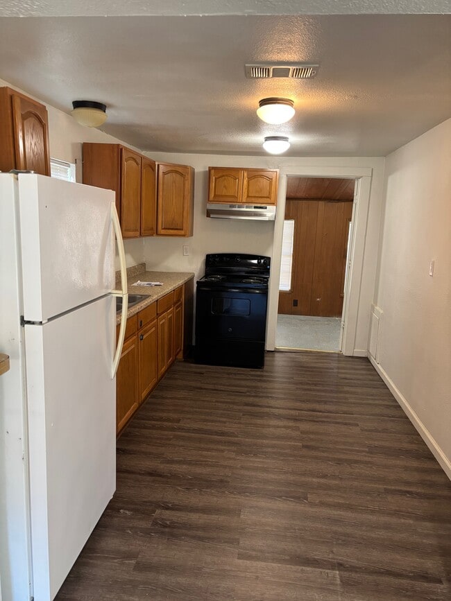 Building Photo - 7949 Louise Ln