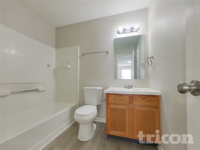 Building Photo - 522 Harmony Dr