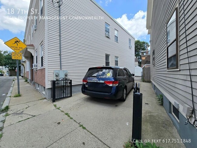Building Photo - 18 7th St