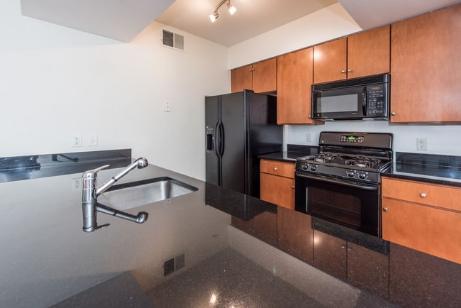 Building Photo - LARGE 1 Bedroom/1 Bathroom with Balcony in Bustling Mount Vernon Triangle!!