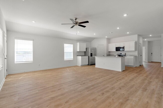 Building Photo - Brand-New 4 Bedroom +office in Prairie Gro...