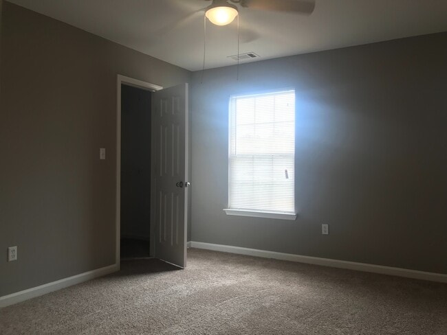 Building Photo - 230 Autumnwood Drive