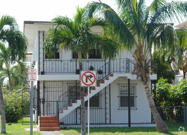 Primary Photo - 2102 SW 1st St