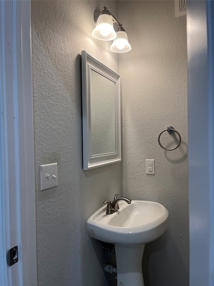 Building Photo - 10978 Maywood St