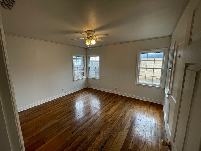 Building Photo - 2510 31st St