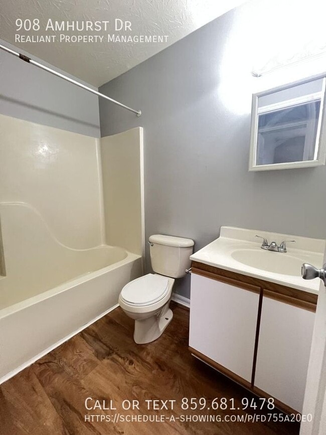 Building Photo - 908 Amhurst Dr