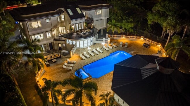 Building Photo - 2827 S Indian River Dr